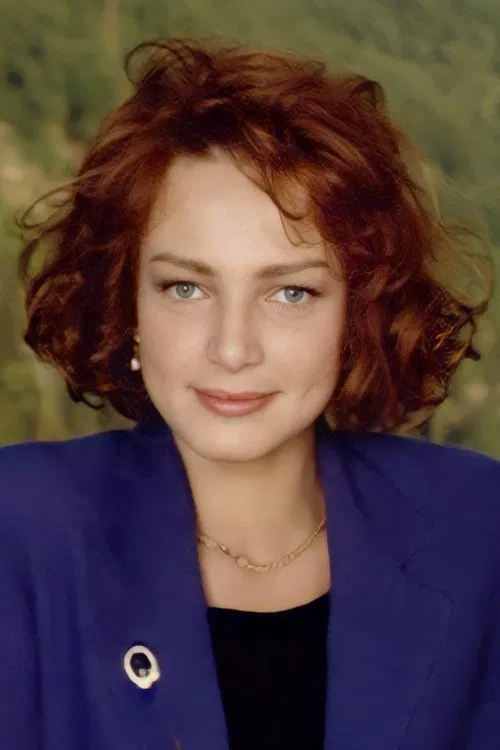 Beatrice Macola